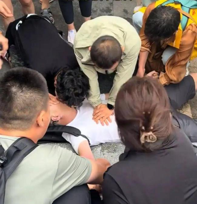 急救人员回应男子爬五台山去世